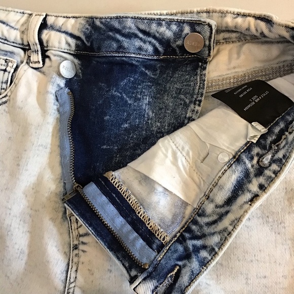 Risen Lg Denim High Rise Women’s Shorts Distressed Light Acid Wash Crossover - Picture 6 of 10